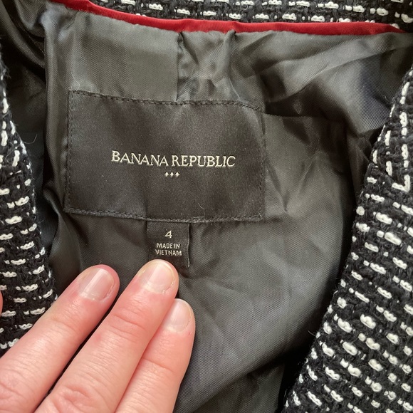 Black & White Tweed Banana Republic Blazer- Size 4 - Picture 4 of 10